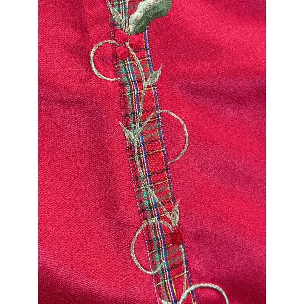 NWOT Lenox‎ Christmas Red Satin Tablecloth Plaid Ribbon Green Vine Embroidery